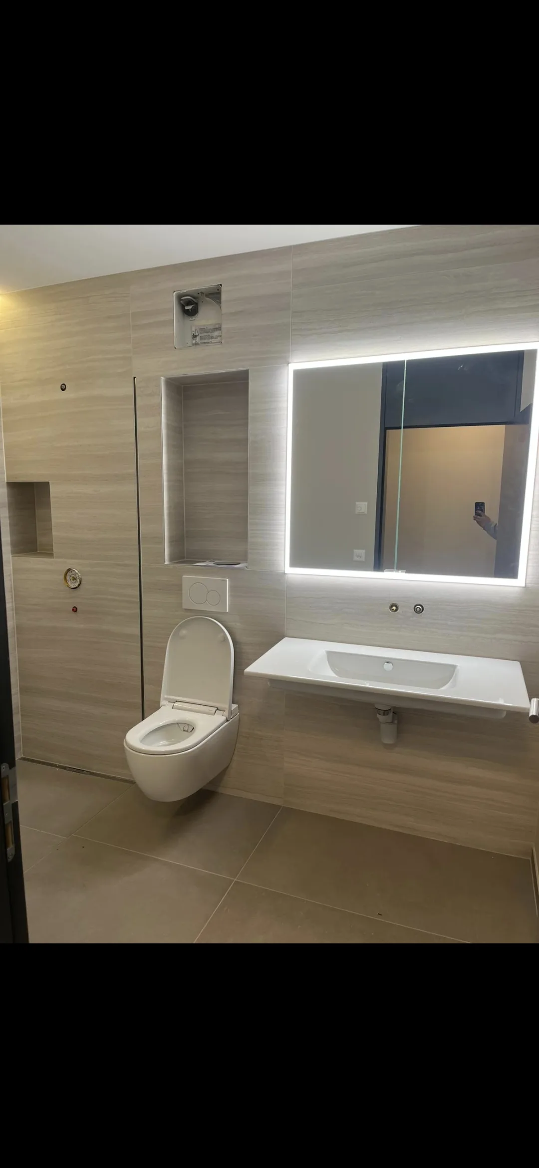 Modernes Badezimmer Renovation – SaniPipe GmbH Regensdorf
